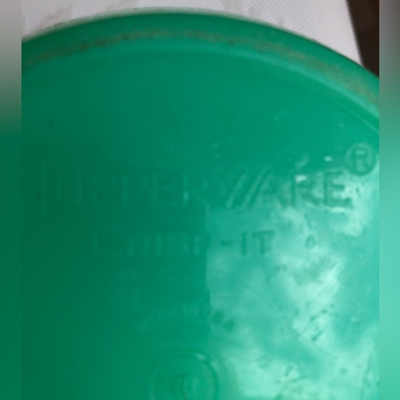Vintage 1970’s Crisp-It Tupperware Green Container - Picture 6 of 6